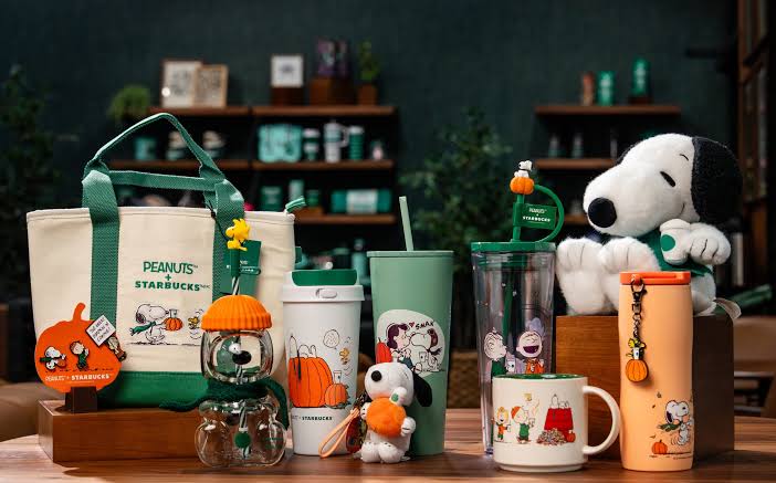 Snoopy is at Starbucks! 3 Starbucks Snoopy